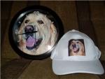 часы и кепка с изображением собак